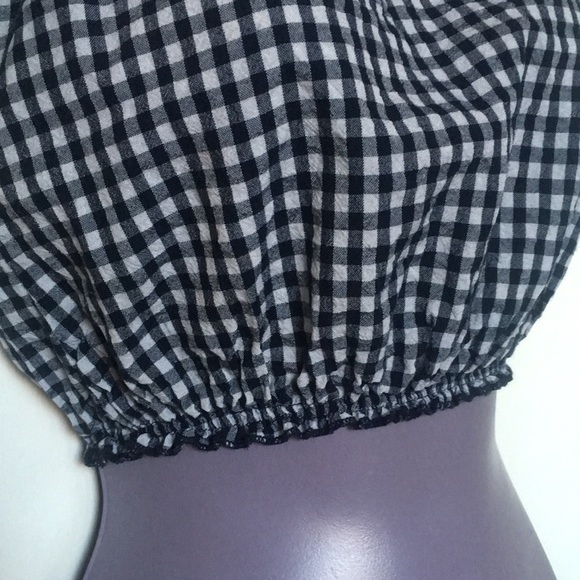 Brandy Melville off the shoulder crop - Picture 4 of 5